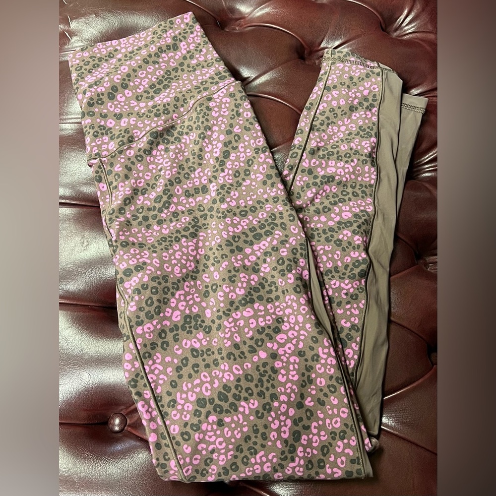 Offline By Aerie Real Me 7/8 Hi-Rise Leopard Leggings